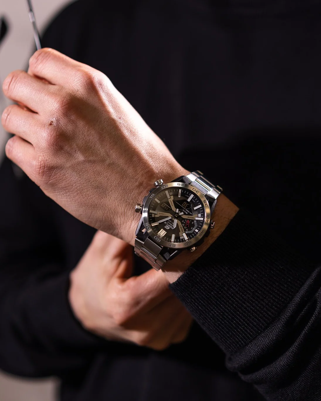 CASIO EDIFICE ECB-2000D-1ADF SOSPENSIONE MEN WATCH - Image 12