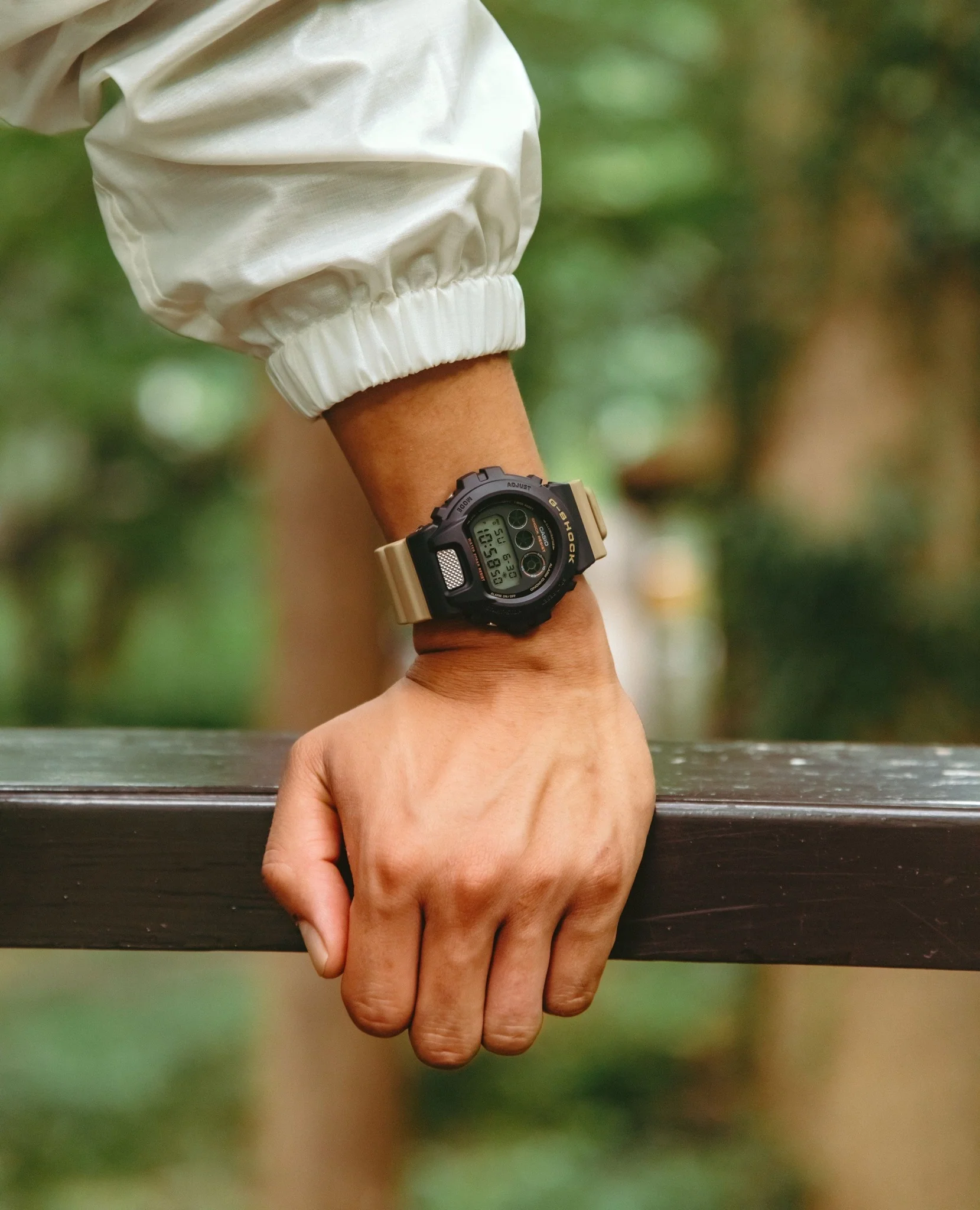 CASIO G-SHOCK DW-6900TU-1A5DR DIGITAL TWO-TONE COLOR WATCH - Image 4