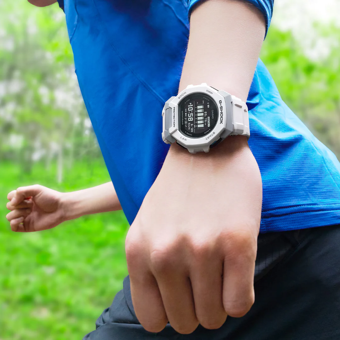 CASIO G-SHOCK G-SQUAD SPORTS GBD-300-7DR DIGITAL WHITE WATCH - Image 2