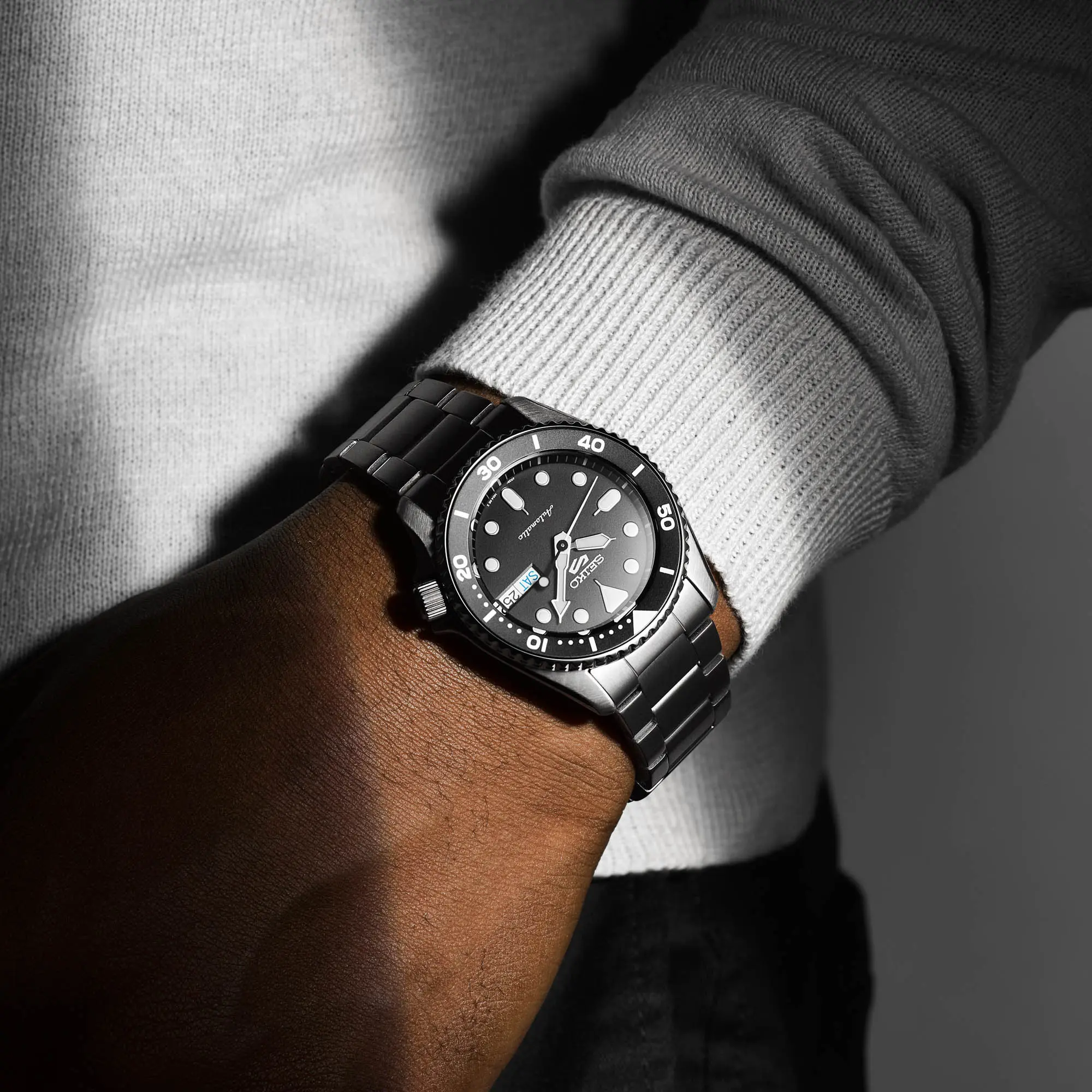 SEIKO 5 SPORTS SRPK29K1 SKX MIDI BLACK MEN WATCH - Image 5