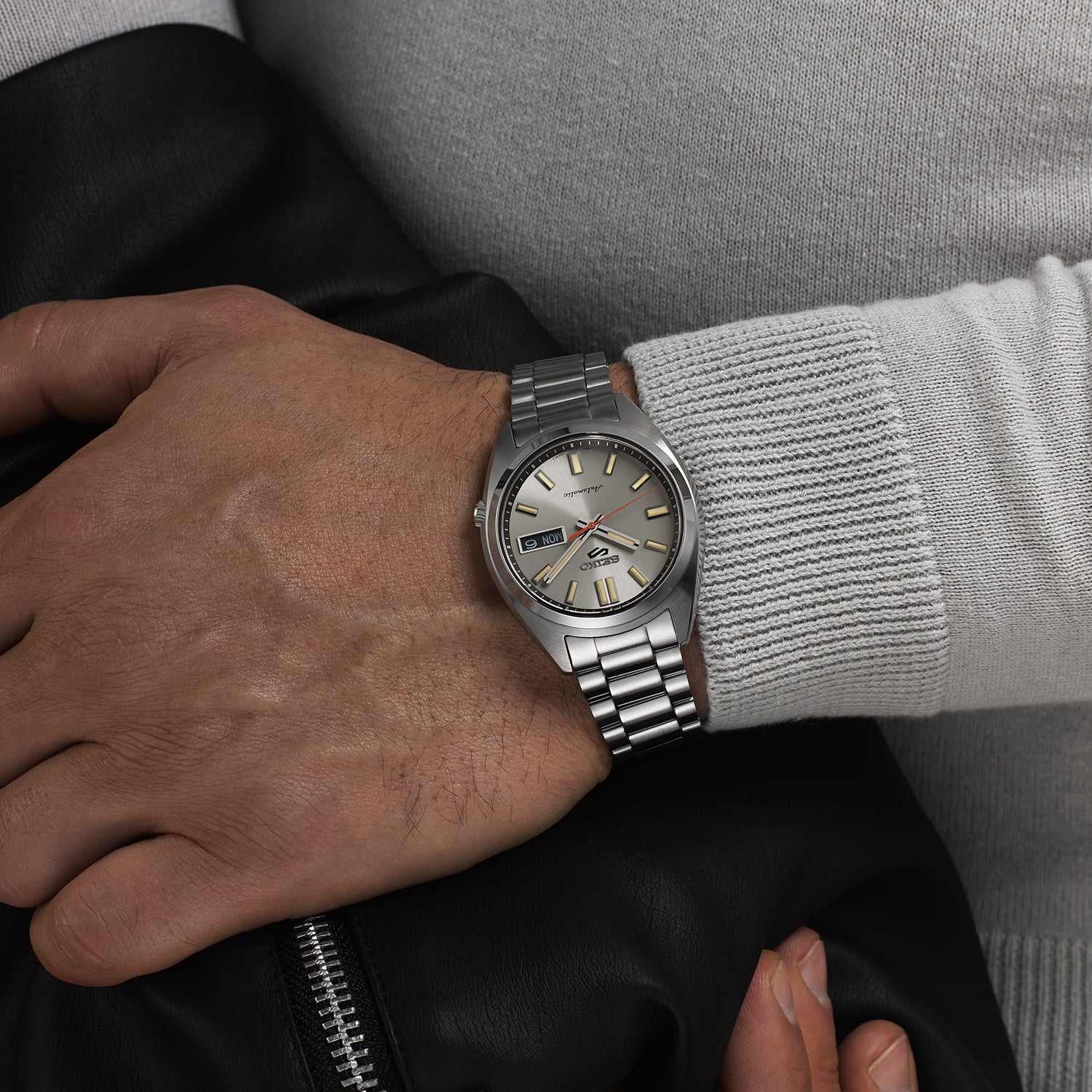 SEIKO 5 SPORTS SRPK91K1 SNXS 'BEIGE CHINOS' AUTOMATIC MEN WATCH - Image 4
