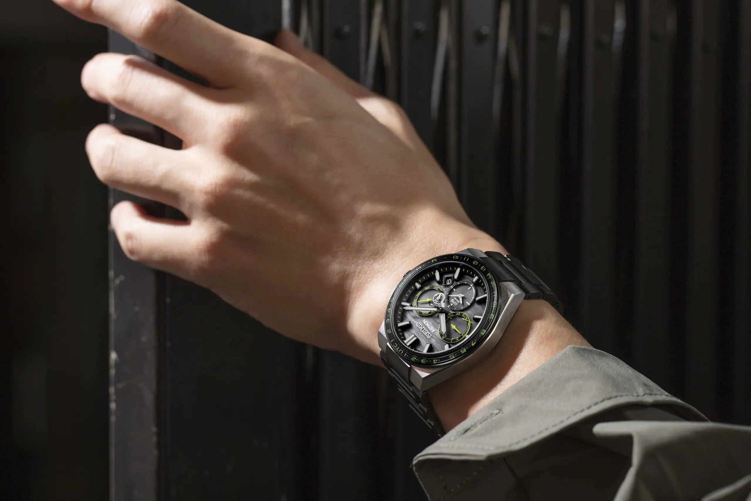 SEIKO ASTRON SSH139J1 CYBER YELLOW GPS SOLAR 5X DUAL TIME LIMITED EDITION MEN WATCH - Image 7